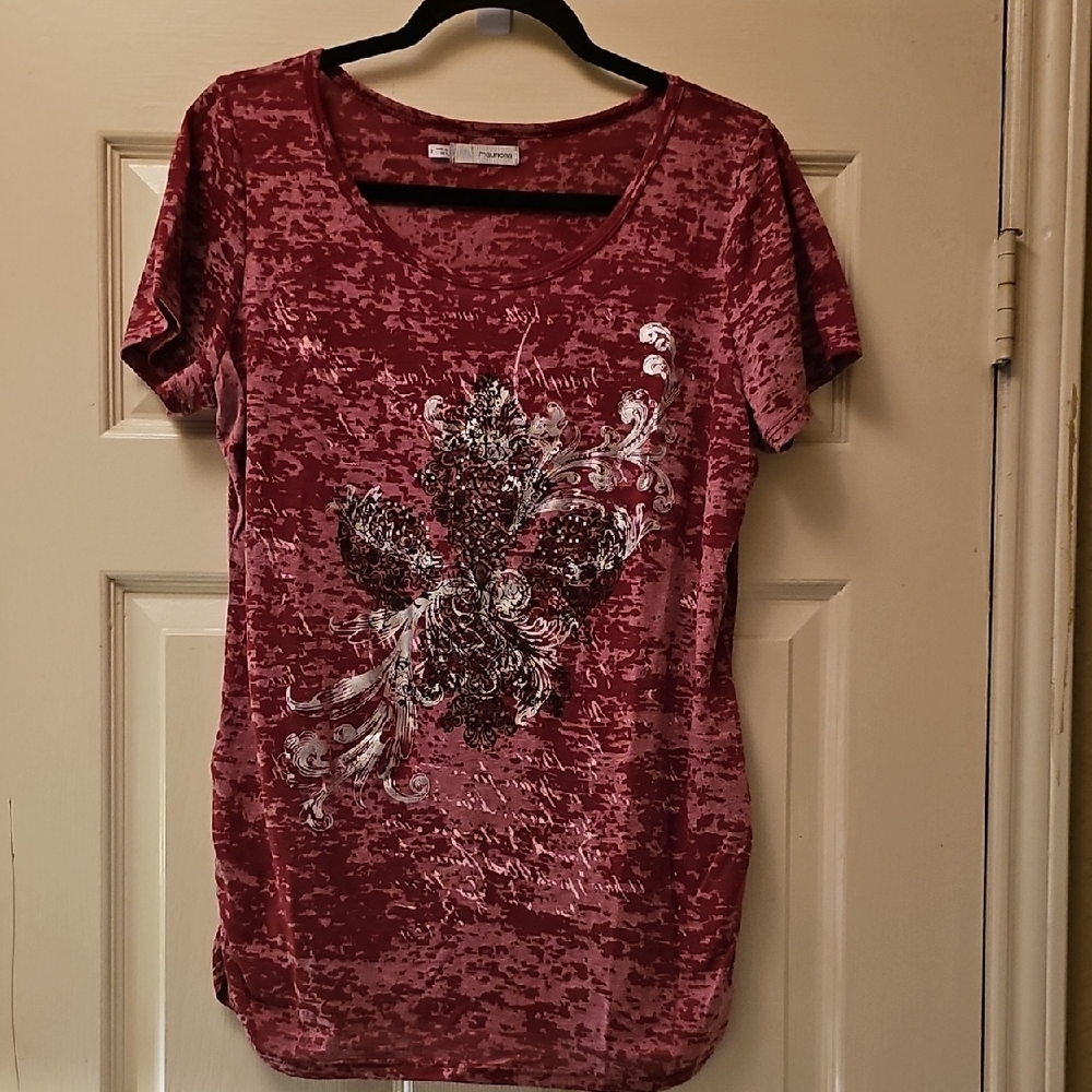 Maunces Burgundy Graphic Short Sleeve Tee
